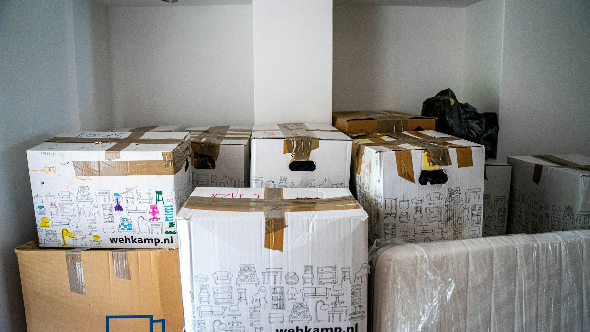 Moving to Poland: The Legal Checklist for Foreigners (Visa, Residence, Work)